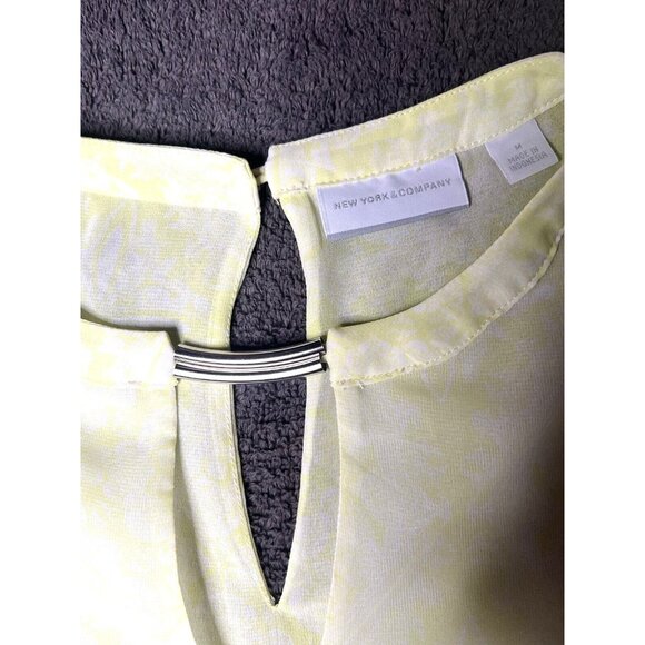 New York & Co Womens Yellow Patterned Sleeveless Blouse Sheer Layered MEDIUM - Picture 3 of 4